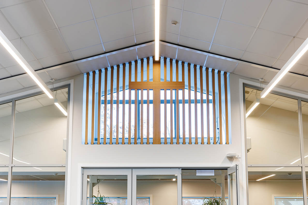 Middleton Grange School Library slider 9