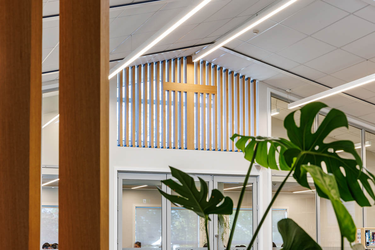 Middleton Grange School Library slider 5