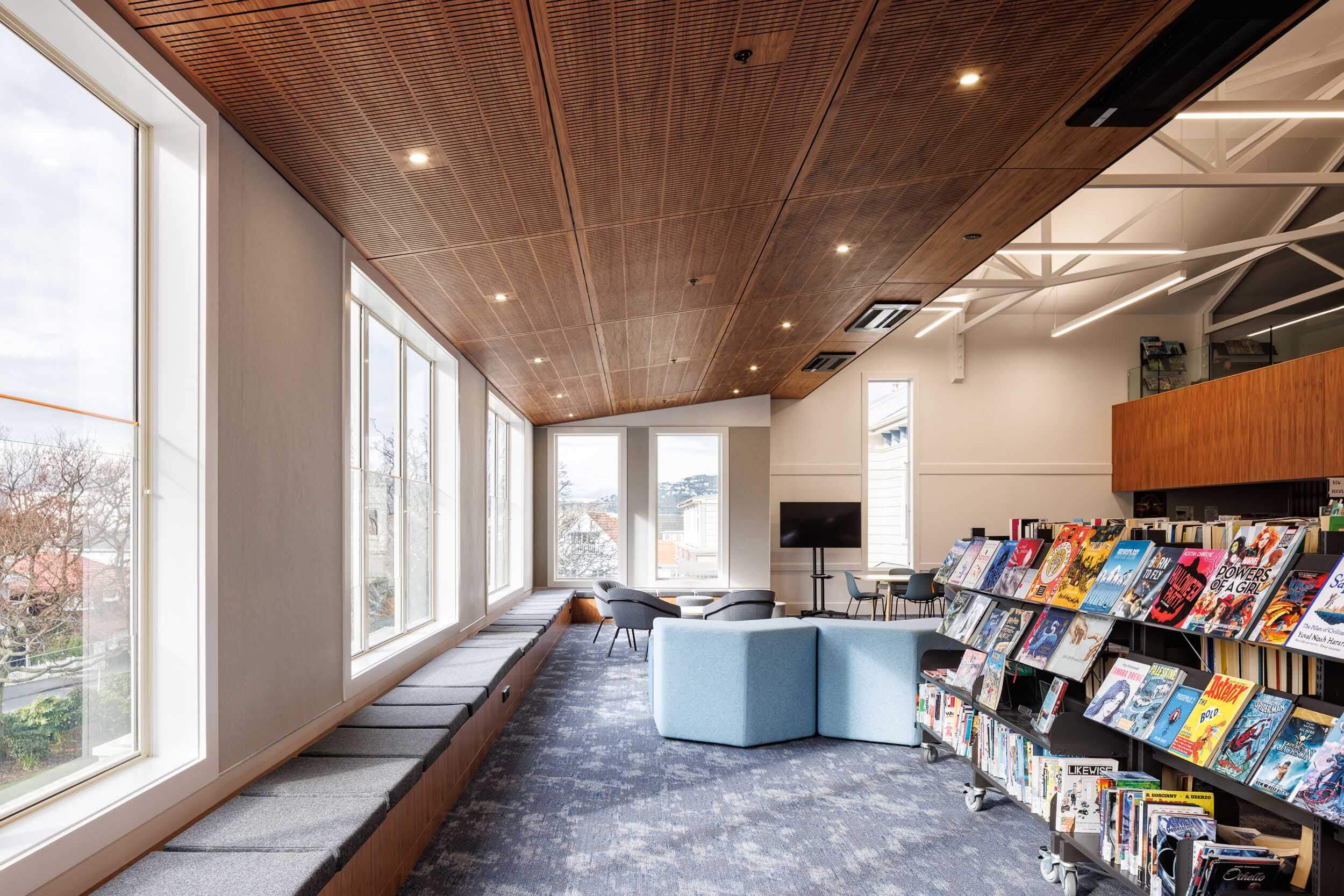 Queen Margaret College slider 1